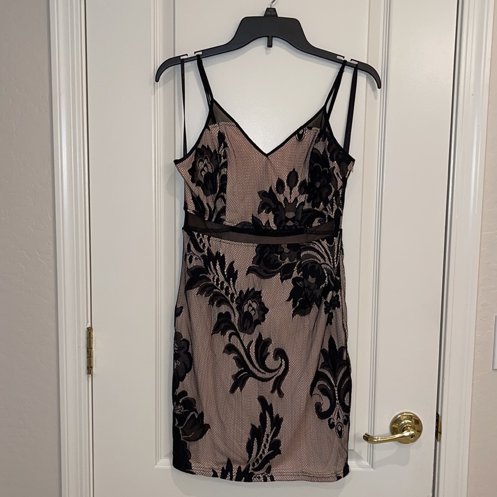 ONE WAY FLORAL LACE FISHNET BLACK DRESS. Style #OWW8105 NEW WITH TAGS SIZE 10